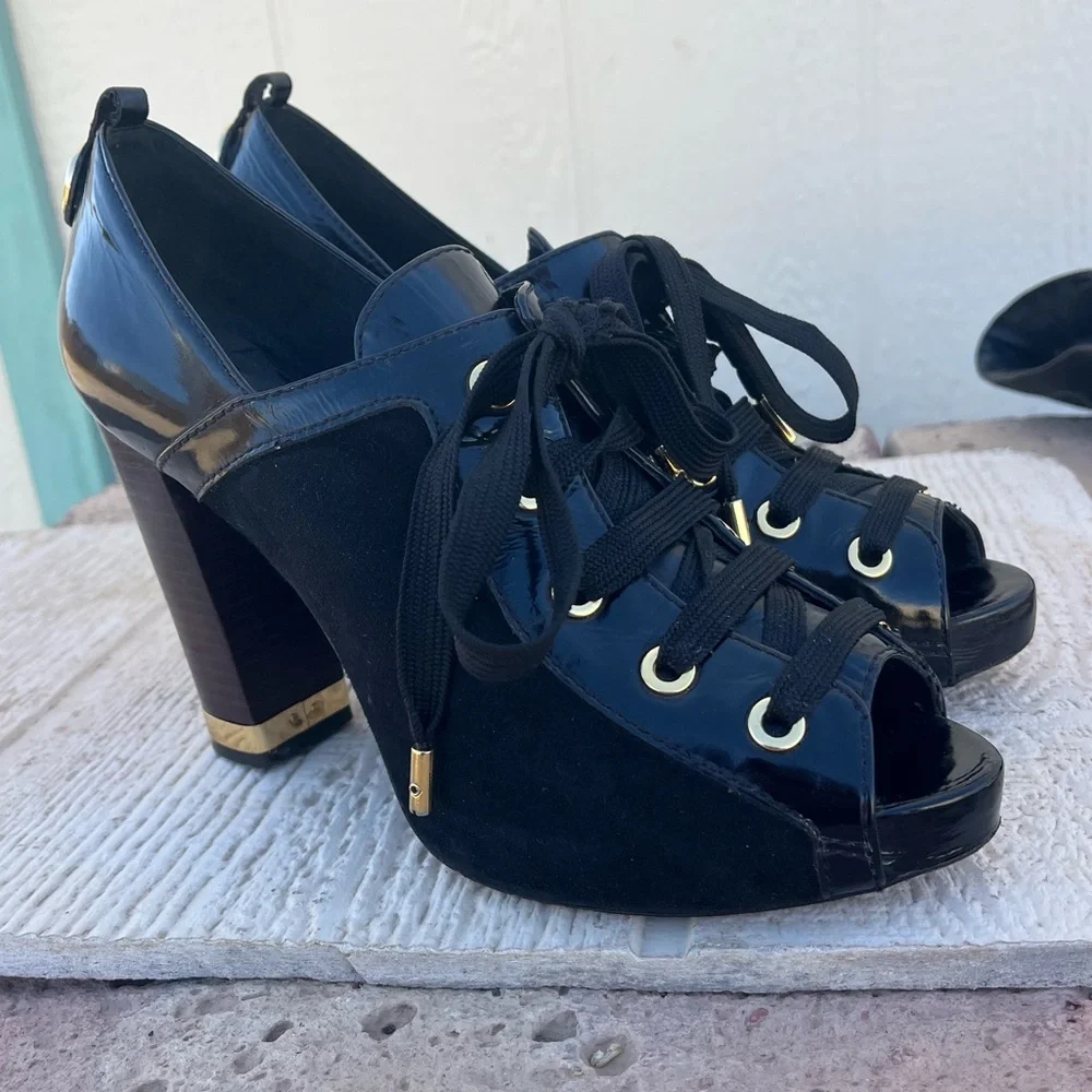 Tory Burch Talisa Heels Women’s Size 9.5 Black Leather Patent Suede Lace Tie